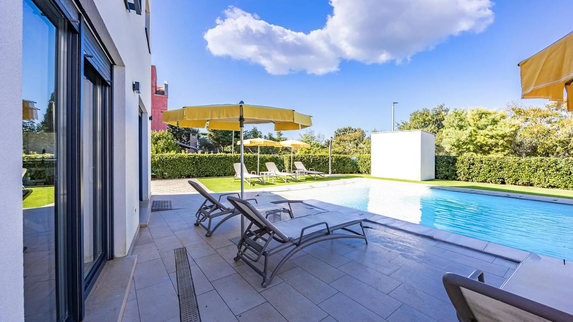 Terra Magica Villas Pula 0*,  Croatia